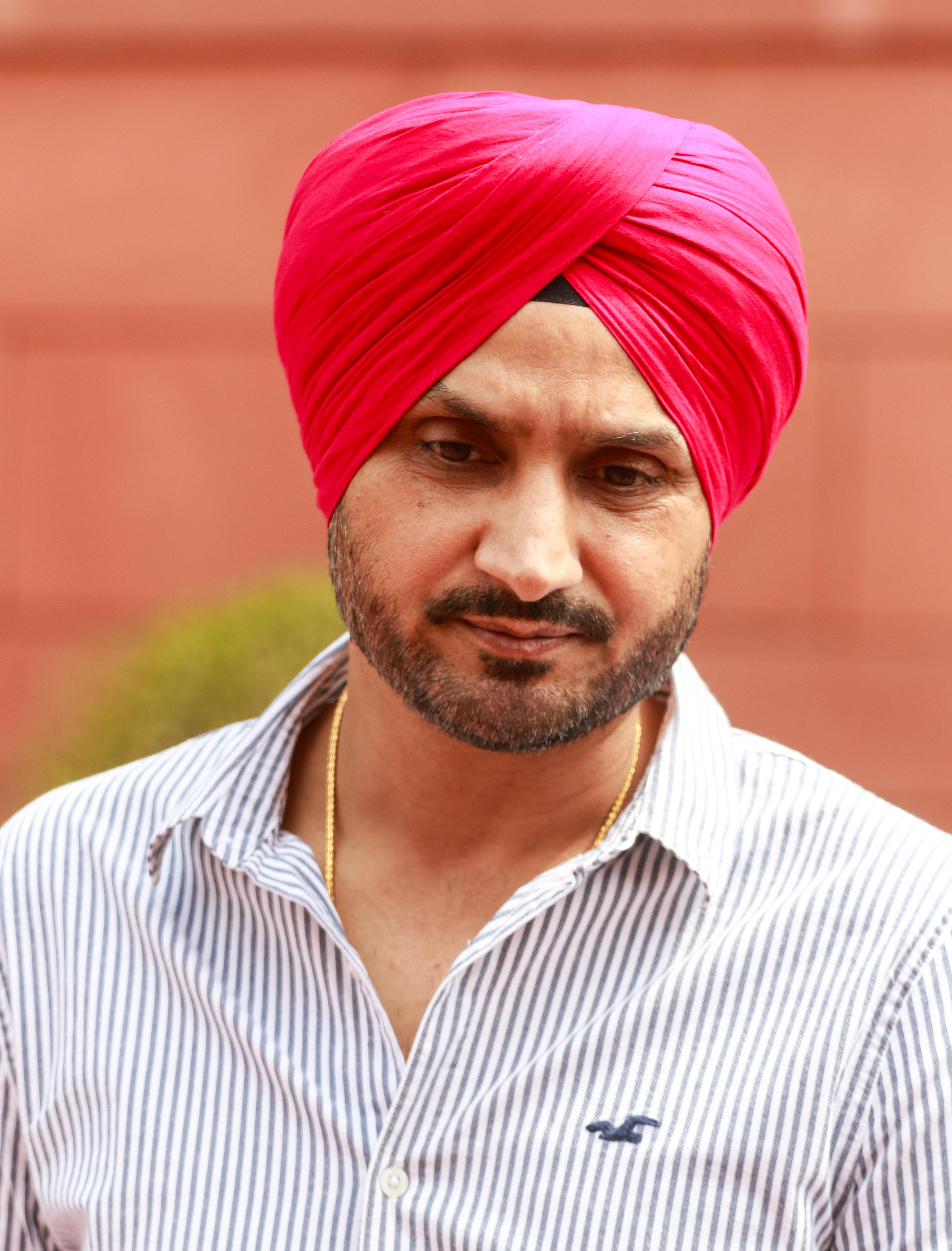 Obscenity on social media negatively affecting teenagers: Harbhajan Singh