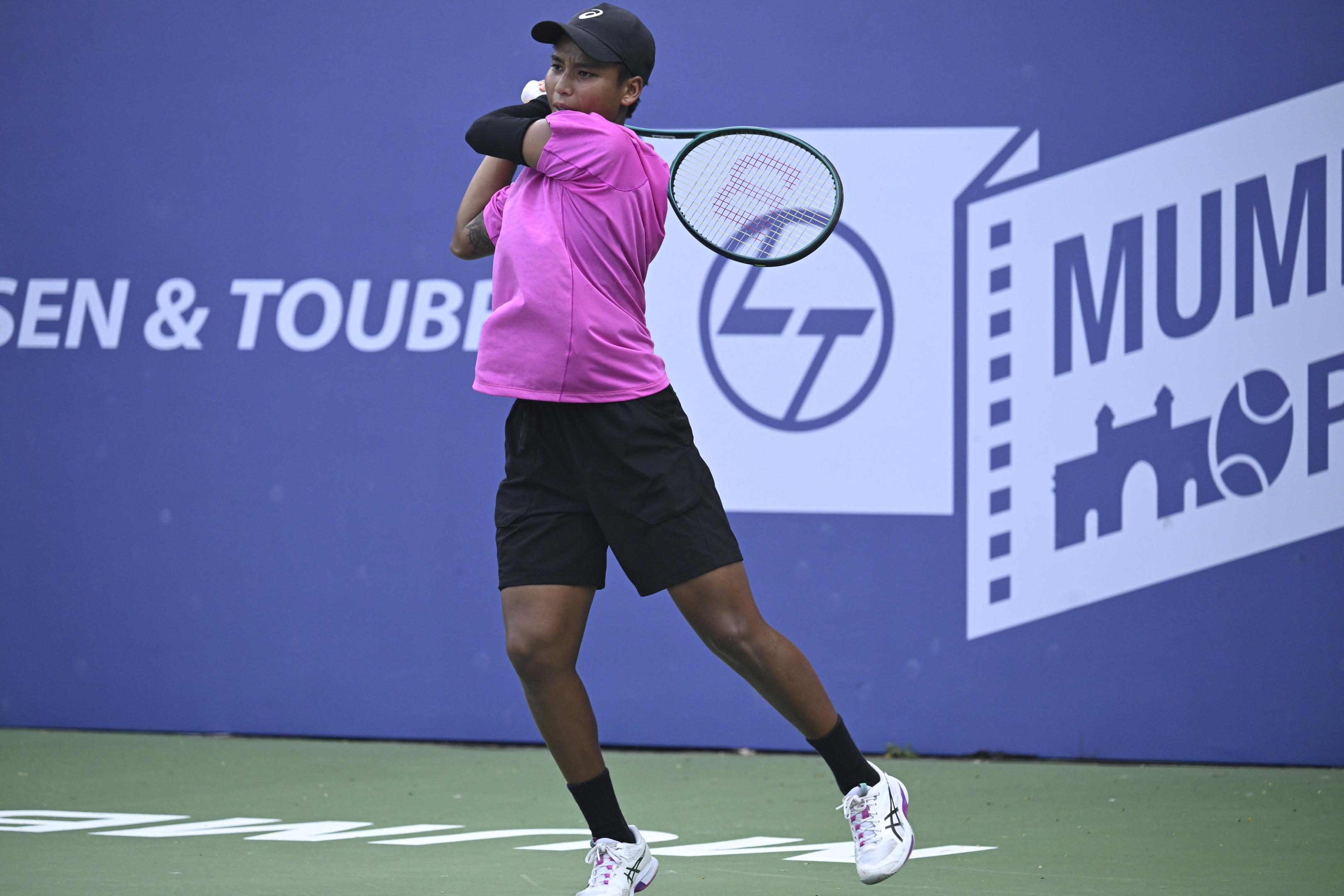 Mananchaya and Leolia Jeanjean cruise into the next round on day one of the Mumbai Open WTA 125K Series