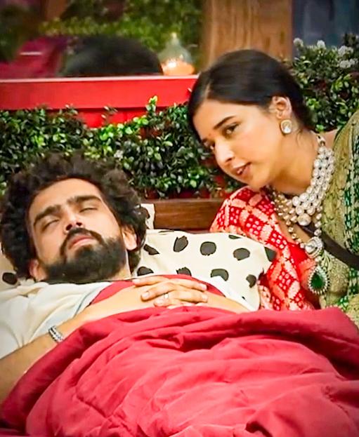 BB19: Tanya Mittal calms down a 'low' Amaal Mallik, comforts him with a story