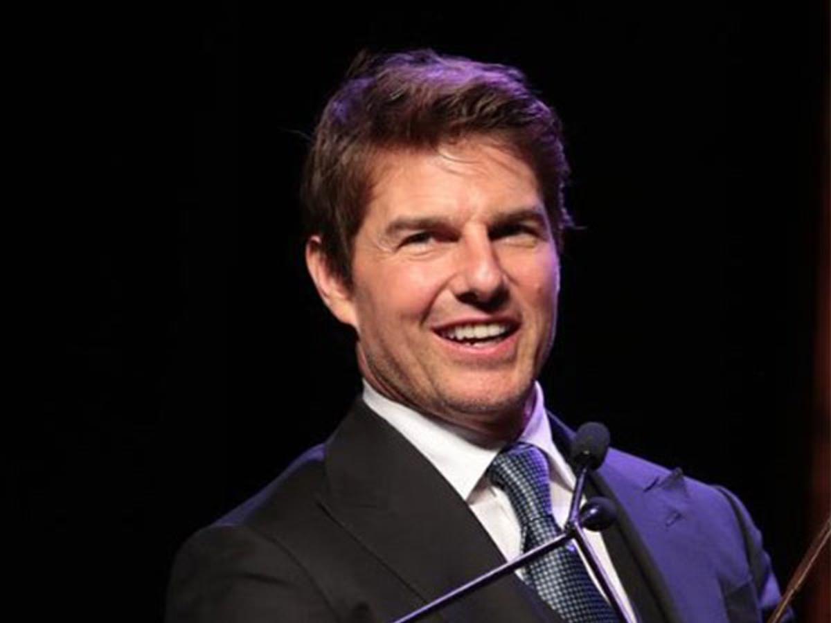 Tom Cruise Receives Aeronautics Medal