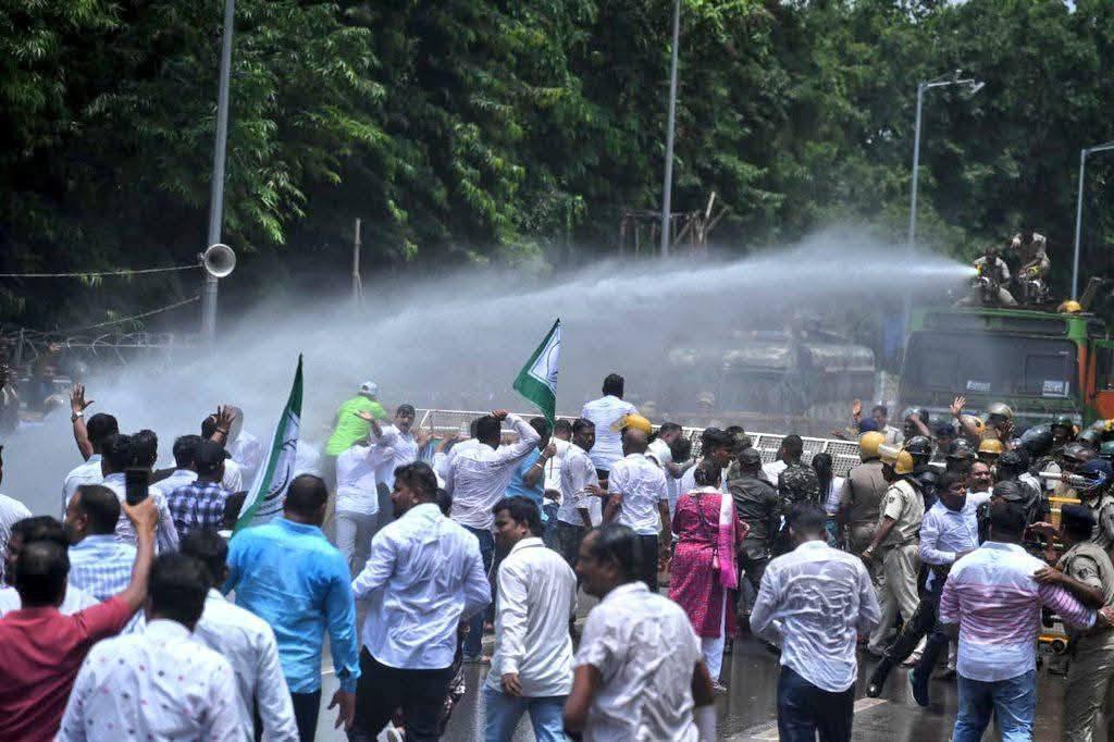 Naveen Patnaik condemns police for high-handed action against BJD workers