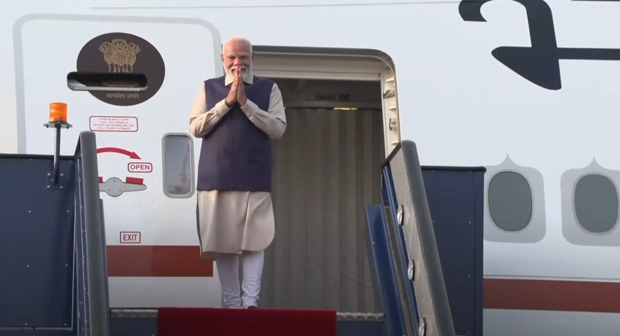 PM Modi arrives in London, begins 2-day UK visit