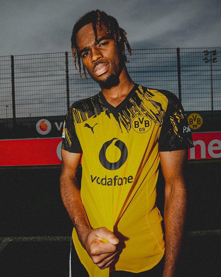 Dortmund sign Carney Chukwuemeka from Chelsea on permanent transfer