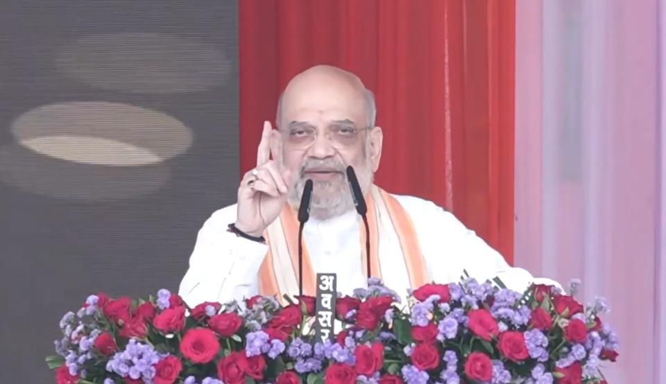 Amit Shah urges Maoists to lay down arms; pitches for Swadeshi product in Bastar Dussehra Durbar