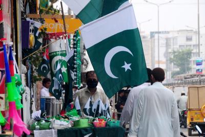 Rising imports of second-hand clothing proves Pakistan's failure to protect most vulnerable: Report