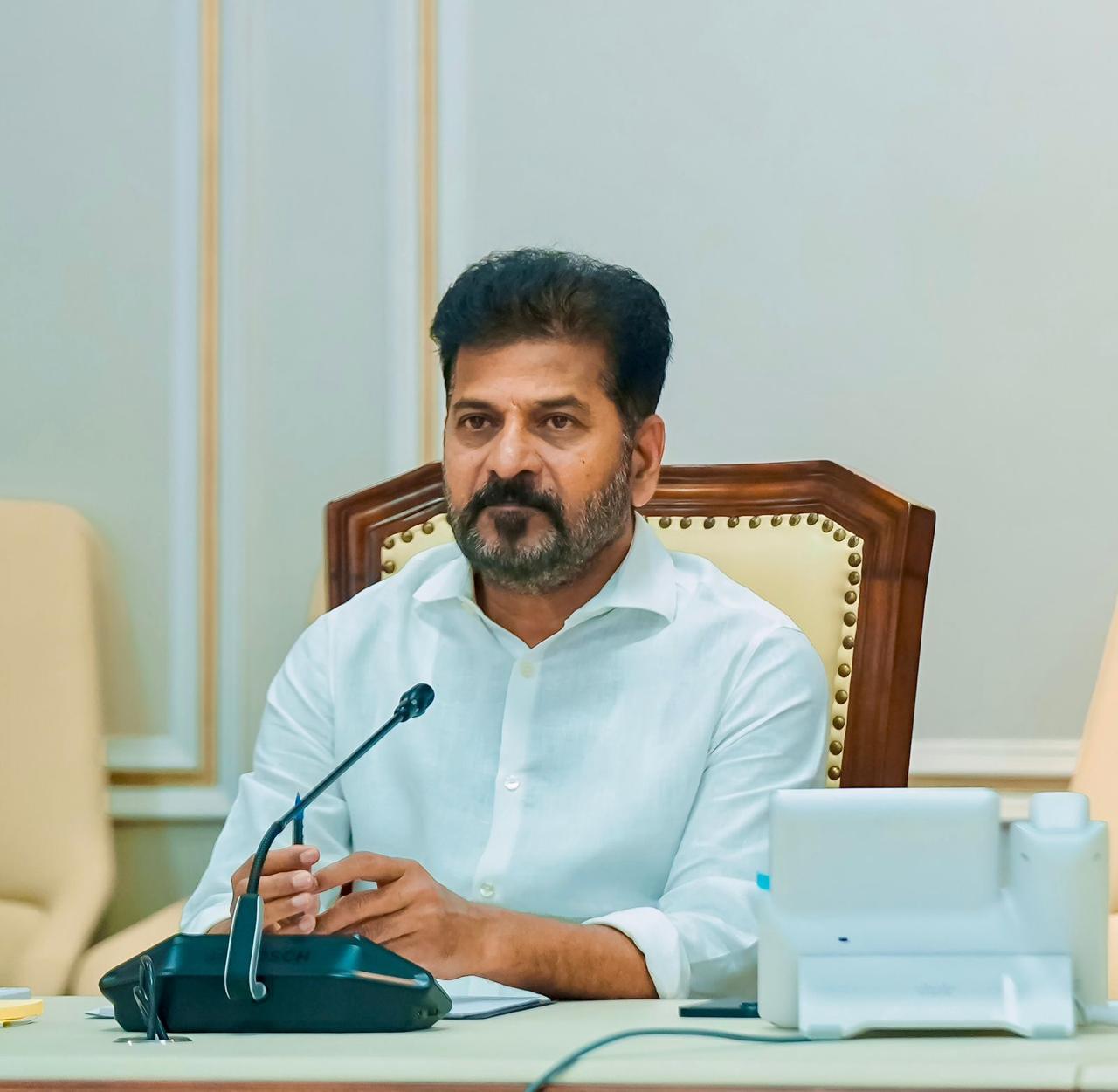 Telangana CM urges Telugus in Gulf to remain alert