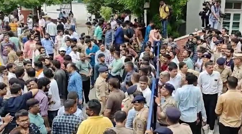 Class 10 boy dies after knife attack by junior in Gujarat school