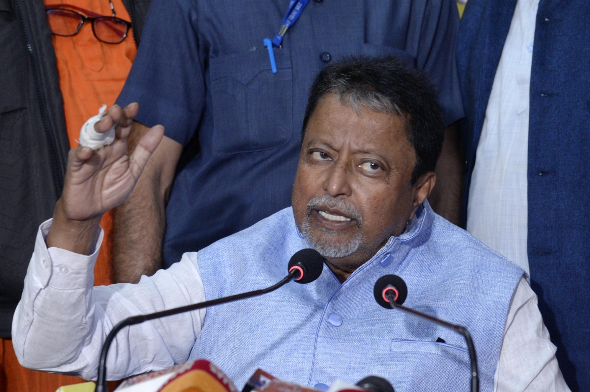 Will decide action after studying Calcutta HC’s order striking down Mukul Roy’s MLA status: Bengal Assembly Speaker (Ld)