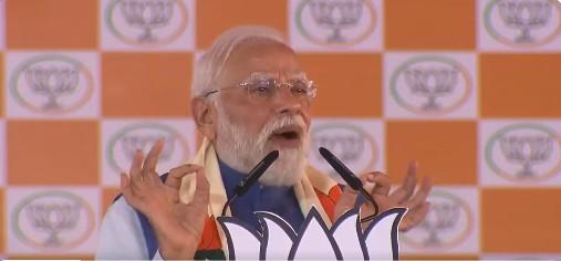 PM Modi's Patna roadshow draws massive crowd, enthusiastic response