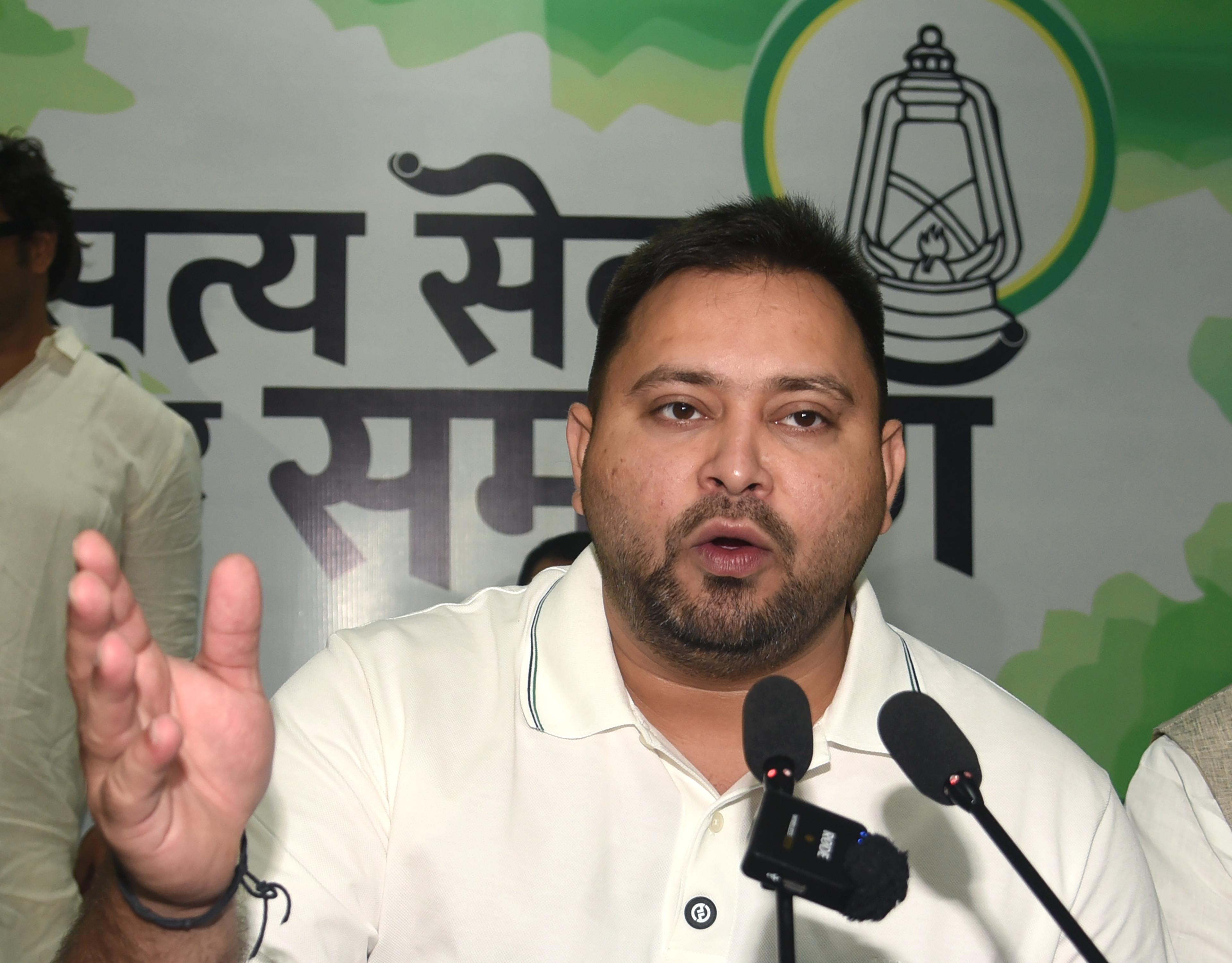 Tejashwi Yadav promises permanent jobs for contractual employees; Rs 30,000 salary for Jivika Didis if voted to power