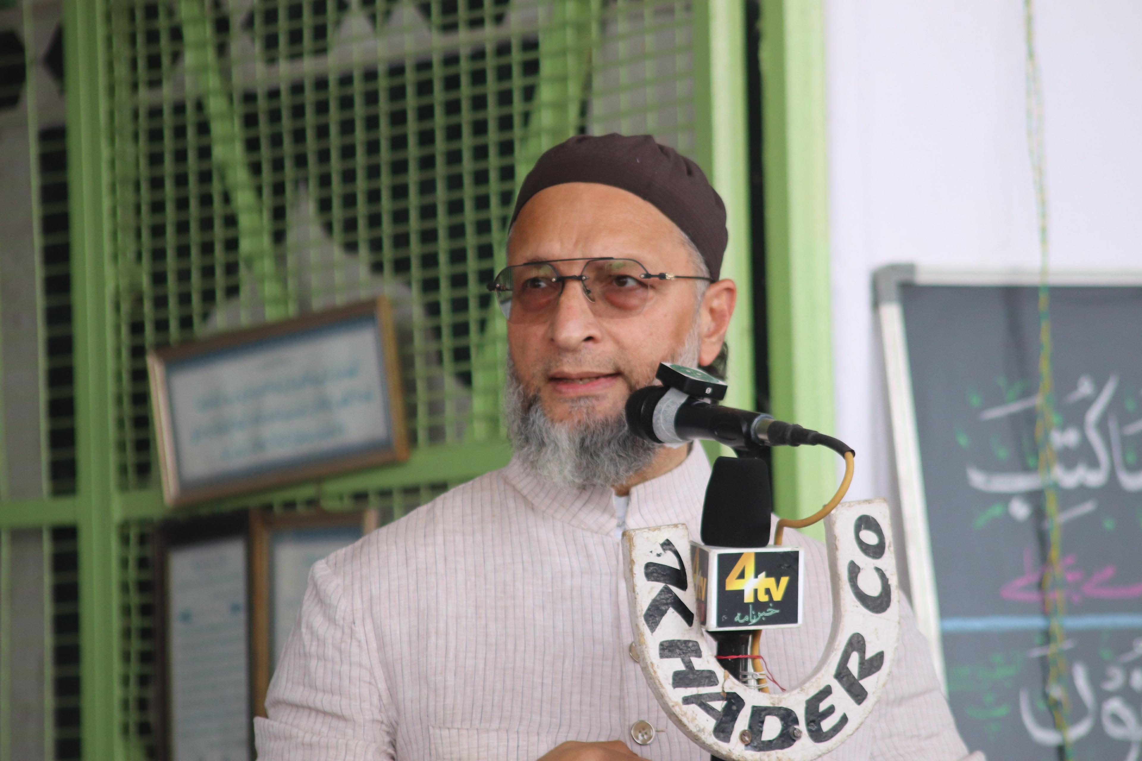 Owaisi questions PM Modi over Israel visit