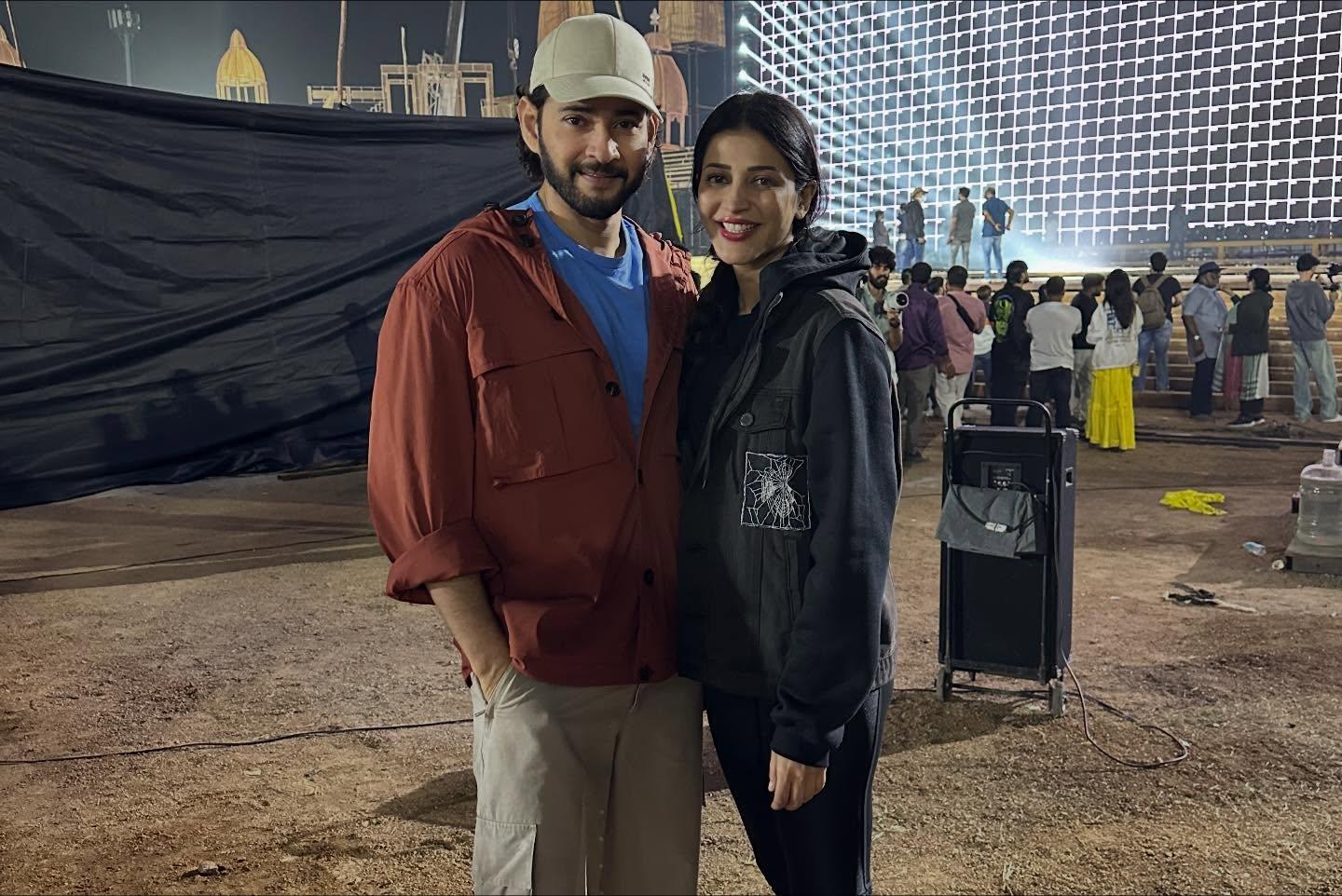 Shruti Haasan rings in the spirit of Christmas; puts out a video of her setting up her black Christmas tree