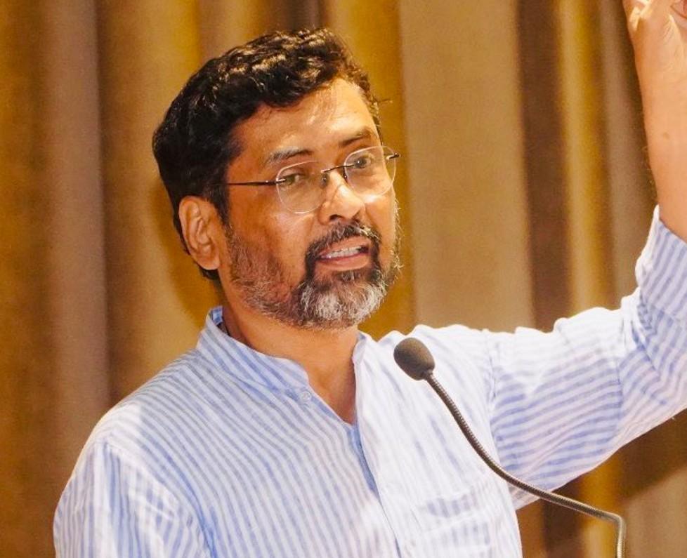 Cancel Dussehra rally, help flood-affected farmers: BJP to Thackeray camp