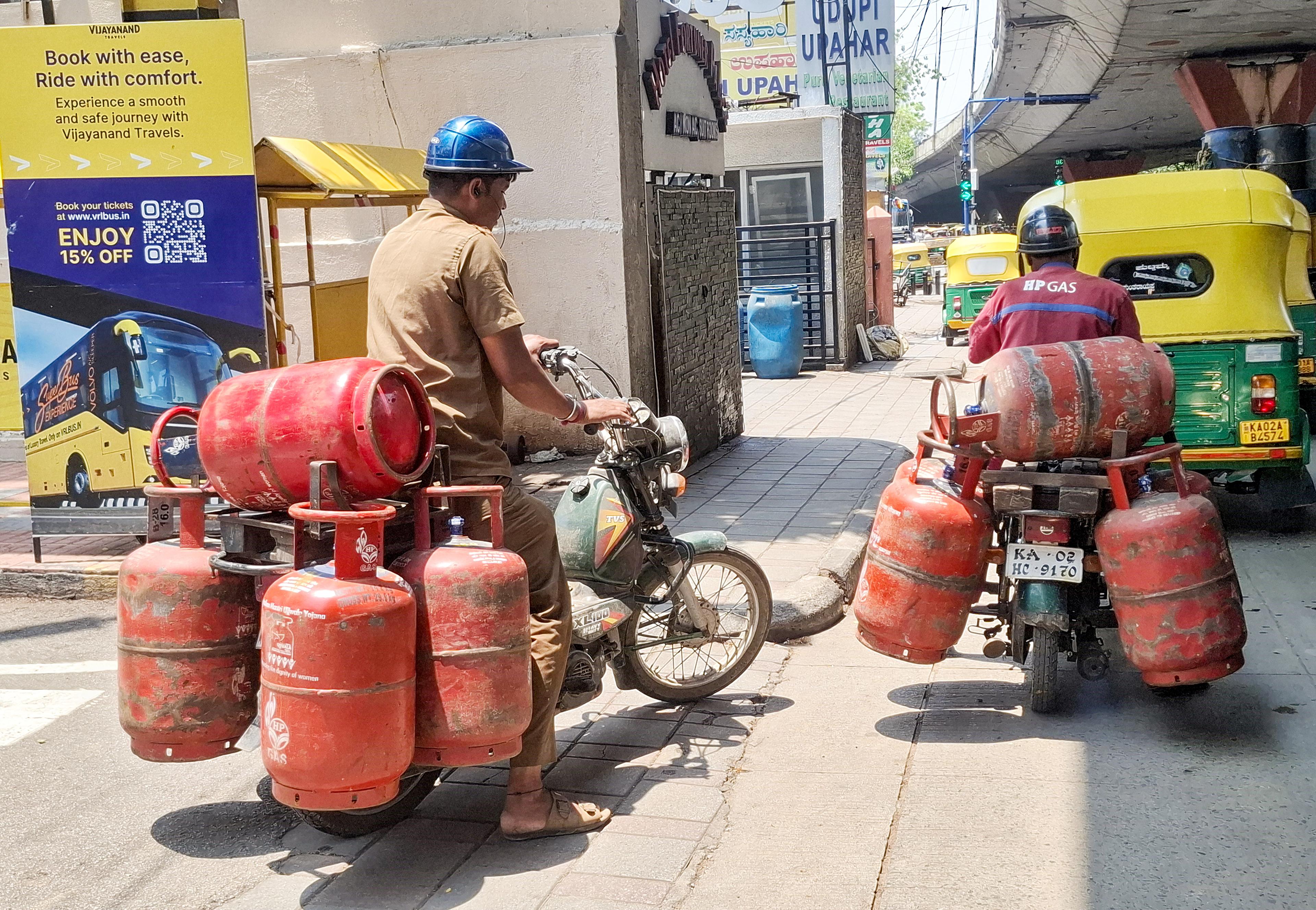 3.9 lakh 5 kg FTL cylinders sold since March 23, 60 lakh domestic LPG delivered in a day: Govt