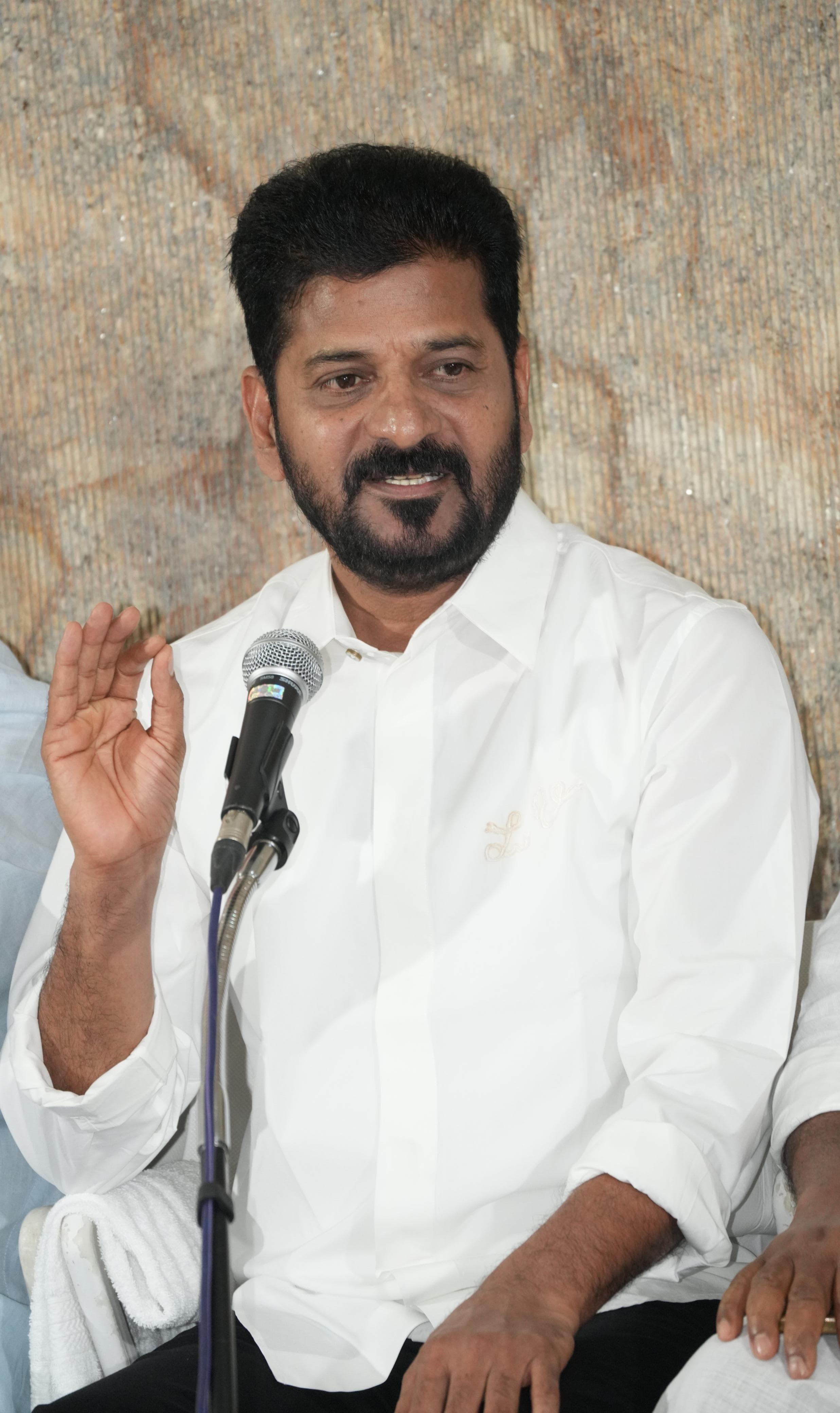 Telangana CM invokes NTR to seek support of Telugu parties for Sudershan Reddy