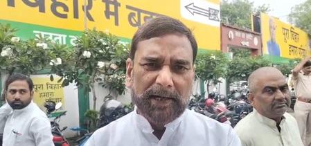 BJP, JD(U) call Cong 'helpless' as Pappu Yadav, Kanhaiya Kumar stopped from boarding LoP Gandhi's vehicle