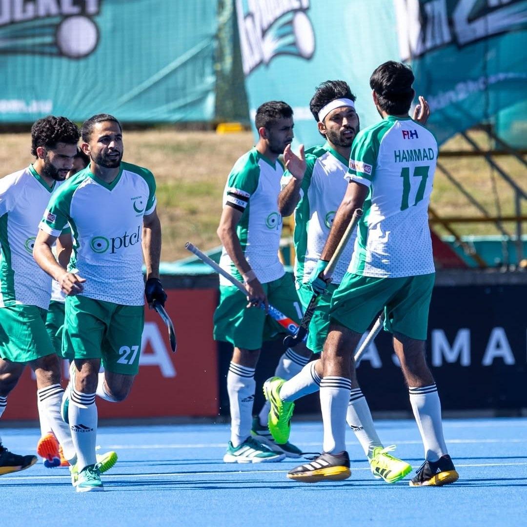 Sulky Pakistan hockey team flies for World Cup qualifiers under a banned coach