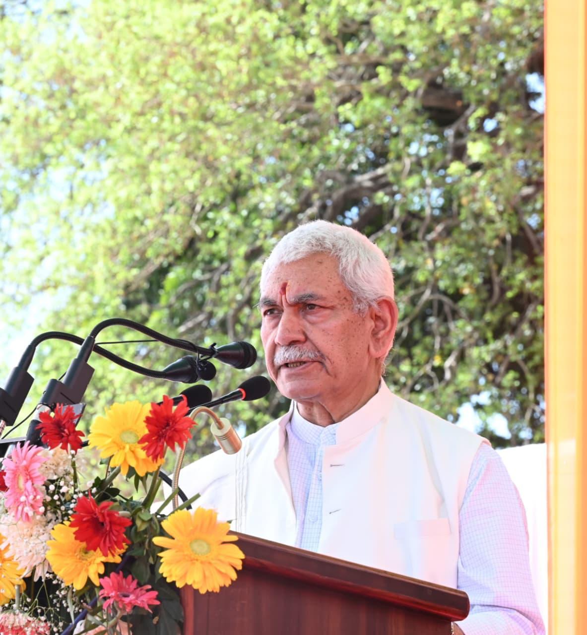 J&K L-G urges literature practitioners & artists to preserve Jammu's rich heritage for new generation