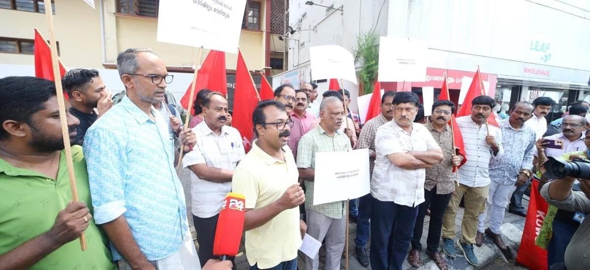 Kerala journalists Protest