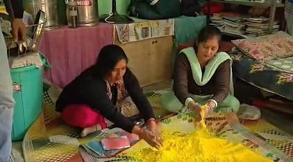 Uttarakhand: Women self-help groups in Rudraprayag churn out herbal colours for Holi