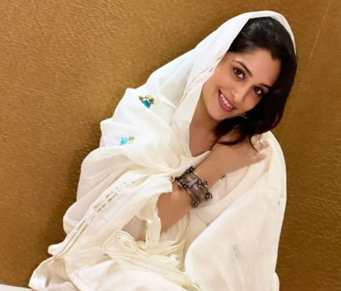 Dipika Kakar’s little boy Ruhaan asks “Aap kyun ro rahe ho, mumma” as she gets emotional before surgery