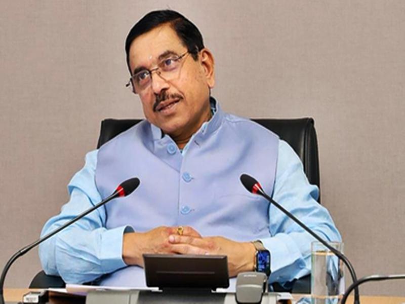 Pralhad Joshi terms K'taka Budget 'meaningless', accuses govt of fiscal mismanagement