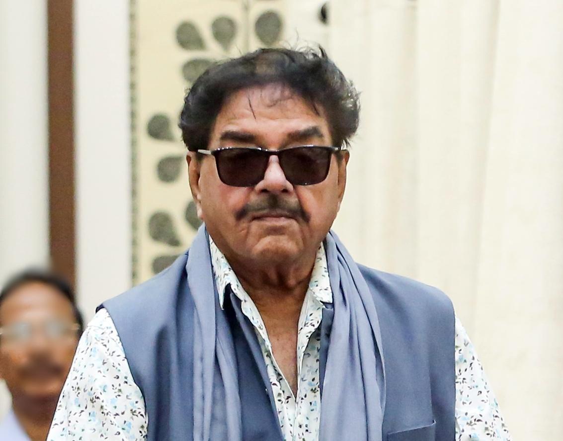 Shatrughan Sinha remembers Dev Anand: Will always be grateful to you for your affection, guidance