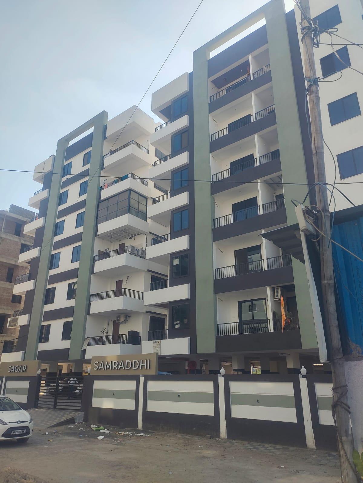 Residents body bans renting flats to bachelors after techie's death in Indore society