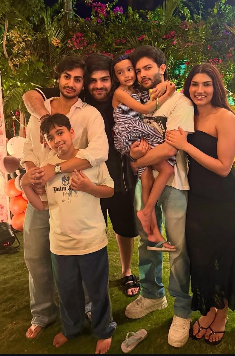 Salman Khan's nephew Ahil poses with younger 'Khan' gen, Atul Agnihotri shares pic