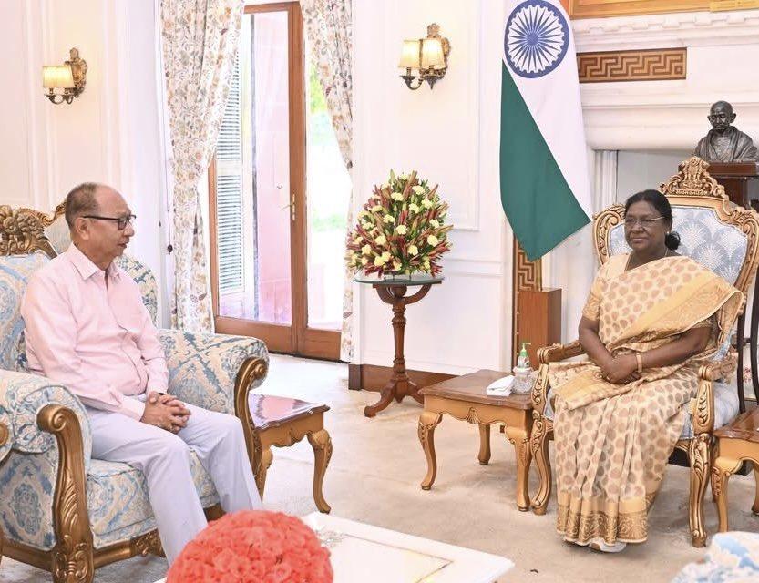 Manipur CM reaffirms commitment to peace after meeting President Murmu