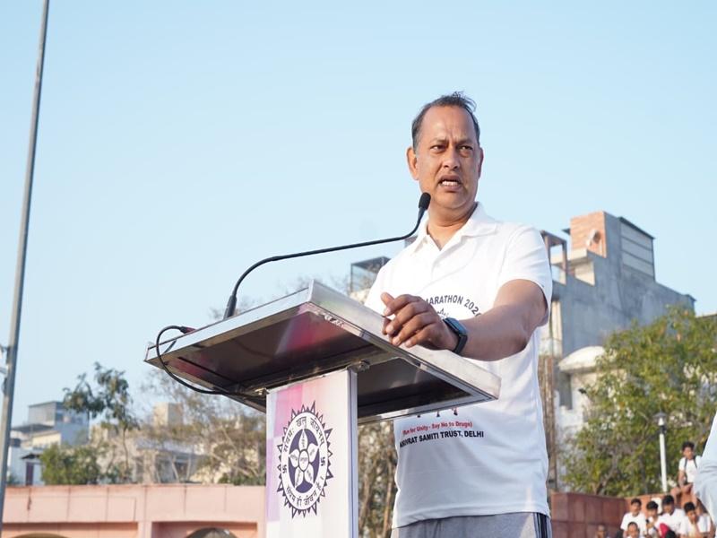 Delhi Minister Ravindra Indraj Singh administers anti-drugs pledge in Shahdara