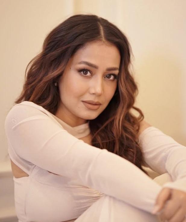 Neha Kakkar has a blast on the sets of ‘Pati Patni Aur Panga’ with Abhishek & Isha