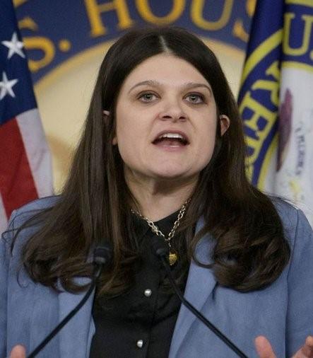 US lawmakers move bill to address teacher shortage