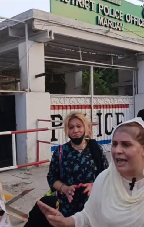 Pakistan: Transgender community undocumented, unprotected and erased from state systems