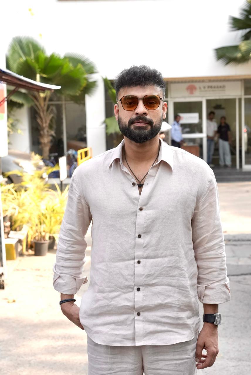 Tovino Thomas on braving the middle-east conflict and releasing 'Pallichattambi': We don't know when this war will end! (IANS Exclusive)