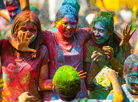 Chief Ministers across nation extend Holi greetings; emphasise harmony, prosperity