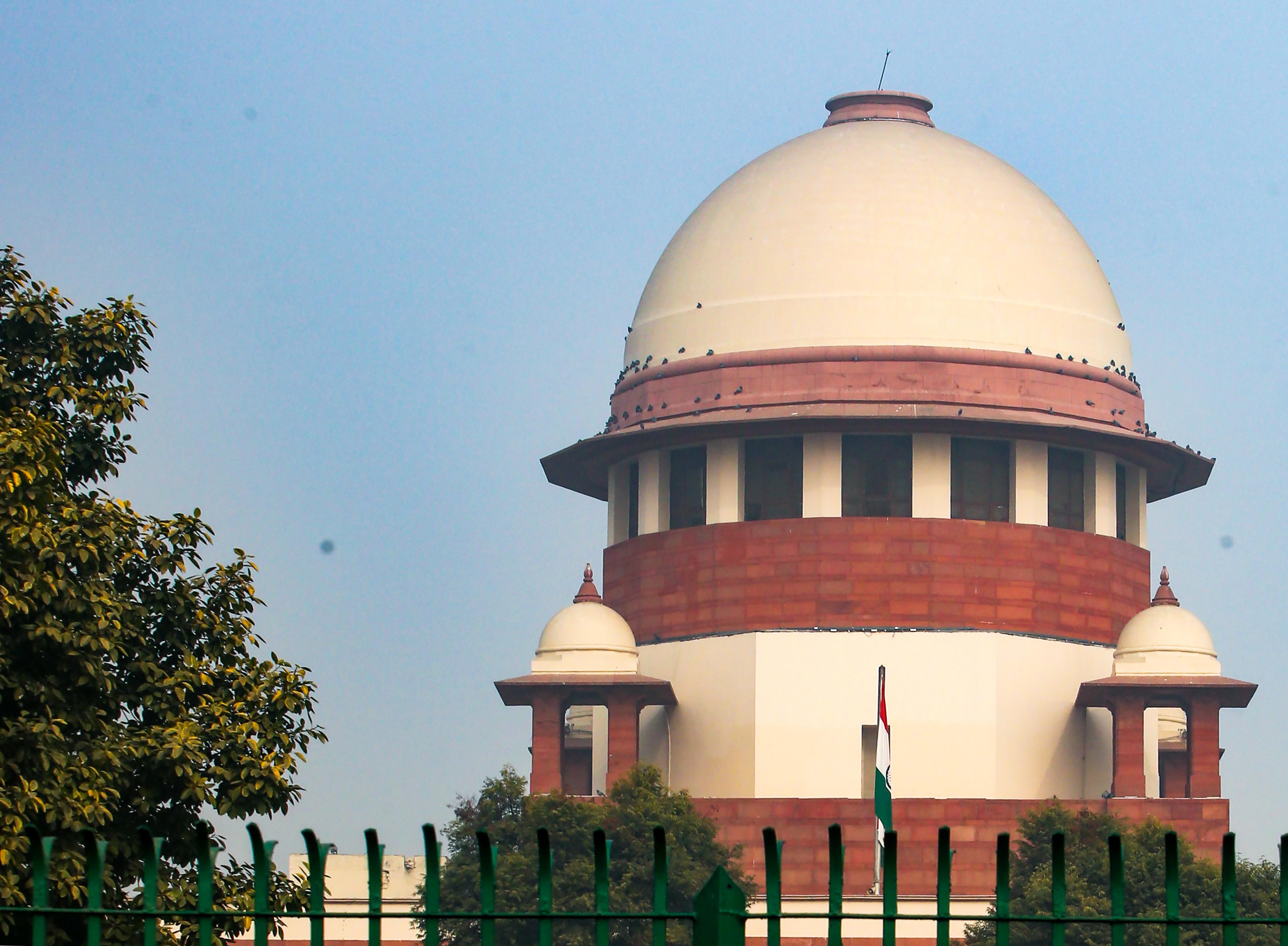 SC disposes contempt pleas against Telangana Speaker, orders sharing of disqualification decisions
