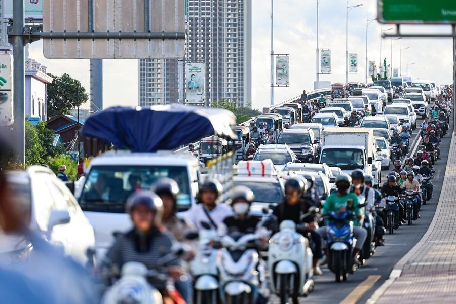 Fuel prices in Cambodia continue to rise amidst ongoing Mideast conflict