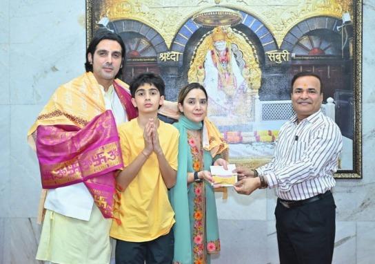 Zayed Khan celebrates 20th wedding anniversary at late mother Zarine Khan's favourite place, Shirdi