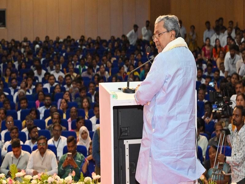 Serve with humanity beyond caste, religion: K'taka CM to health staff
