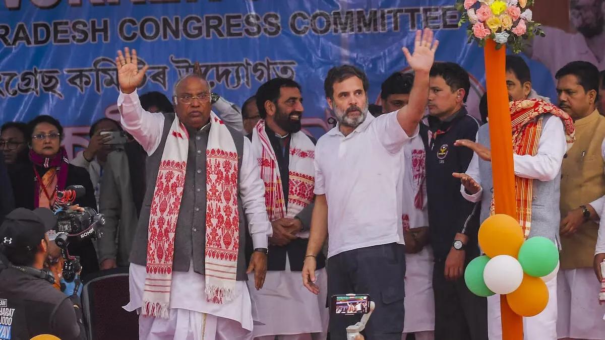 Congress President Mallikarjun Kharge with Rahul Gandhi