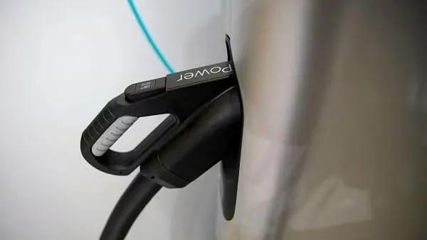 Electric vehicle (EV) sales in Australia