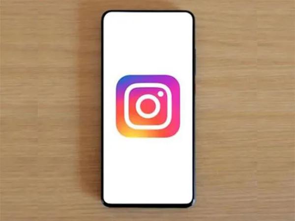 Instagram Logo