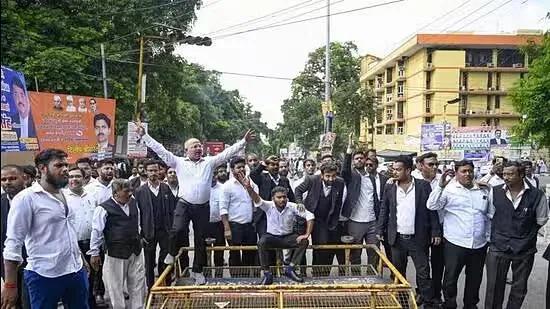 Despite request from Allahabad HC CJ, lawyers to abstain from work on Tuesday over Hapur lathicharge incident