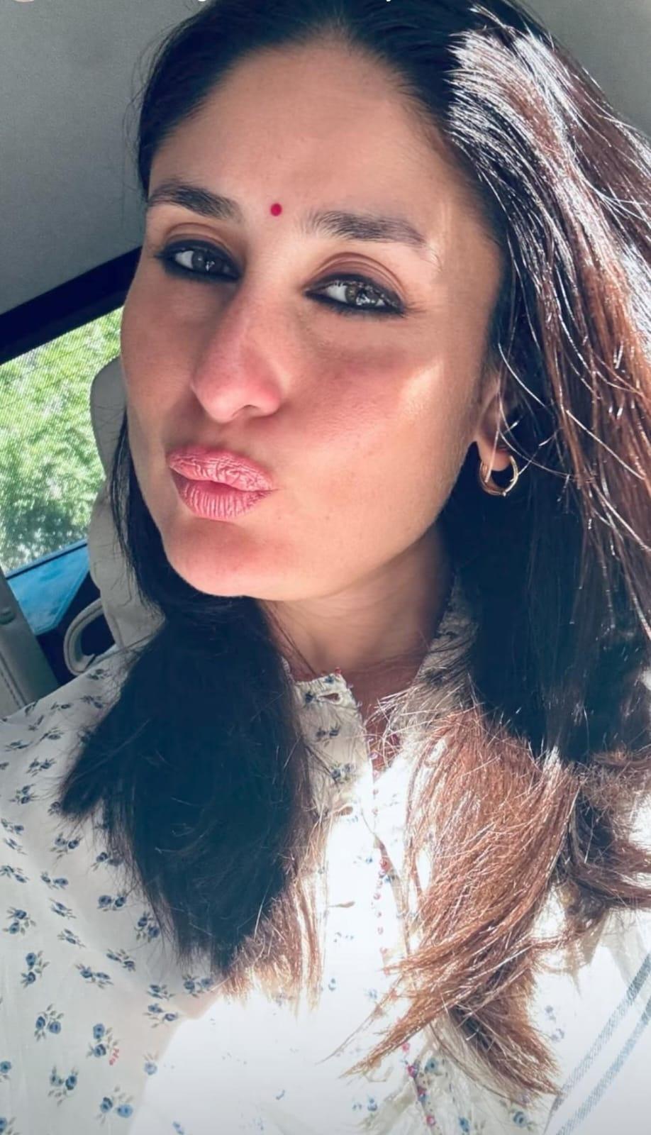 Kareena Kapoor flaunts her bindi & pout, gives it a Sridevi twist