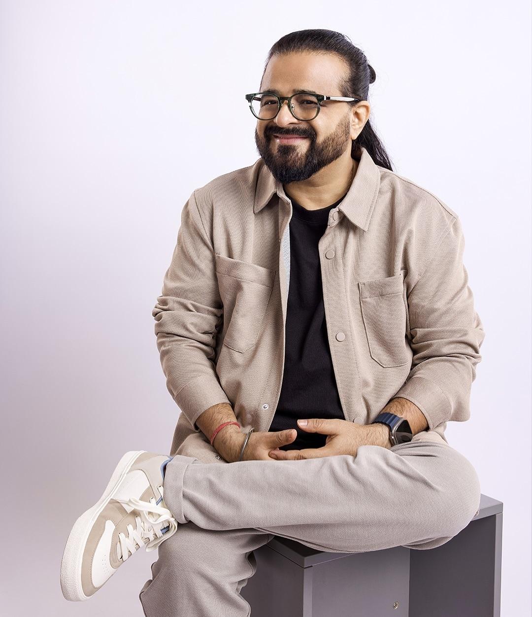 Pritam loves 'The Dark Side of the Moon', calls Pink Floyd his favourite band