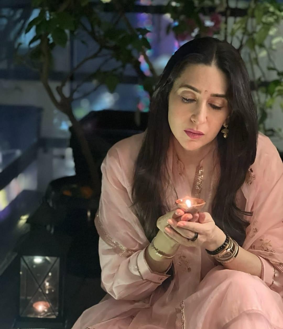 Kareena Kapoor calls sister Karisma Kapoor 'the strongest Girl in the world'