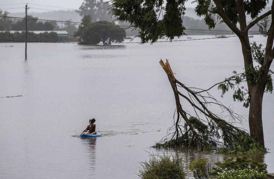 Flood emergency prompts widespread warnings in Australia's Queensland
