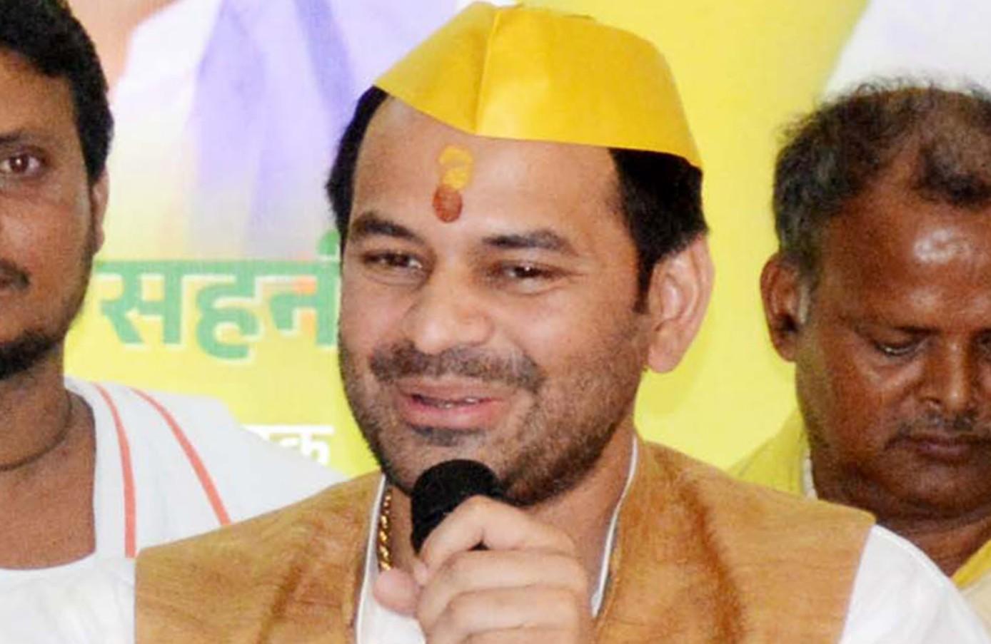 ‘Rahul Gandhi, Tejashwi cannot be Jan Nayaks’: Tej Pratap Yadav (Lead)