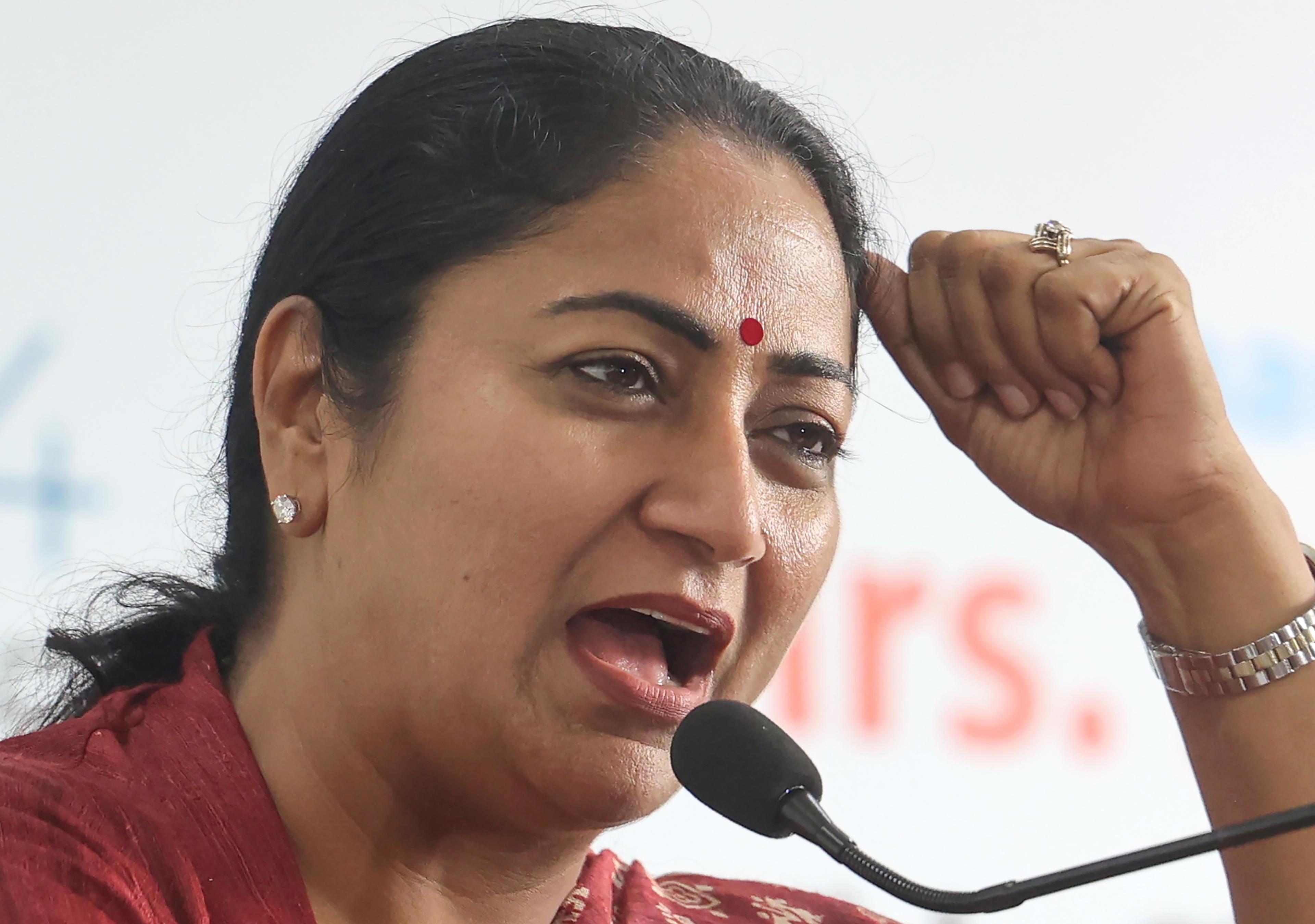 Smart travel cards, new bus routes, shelters in the pipeline: Delhi CM